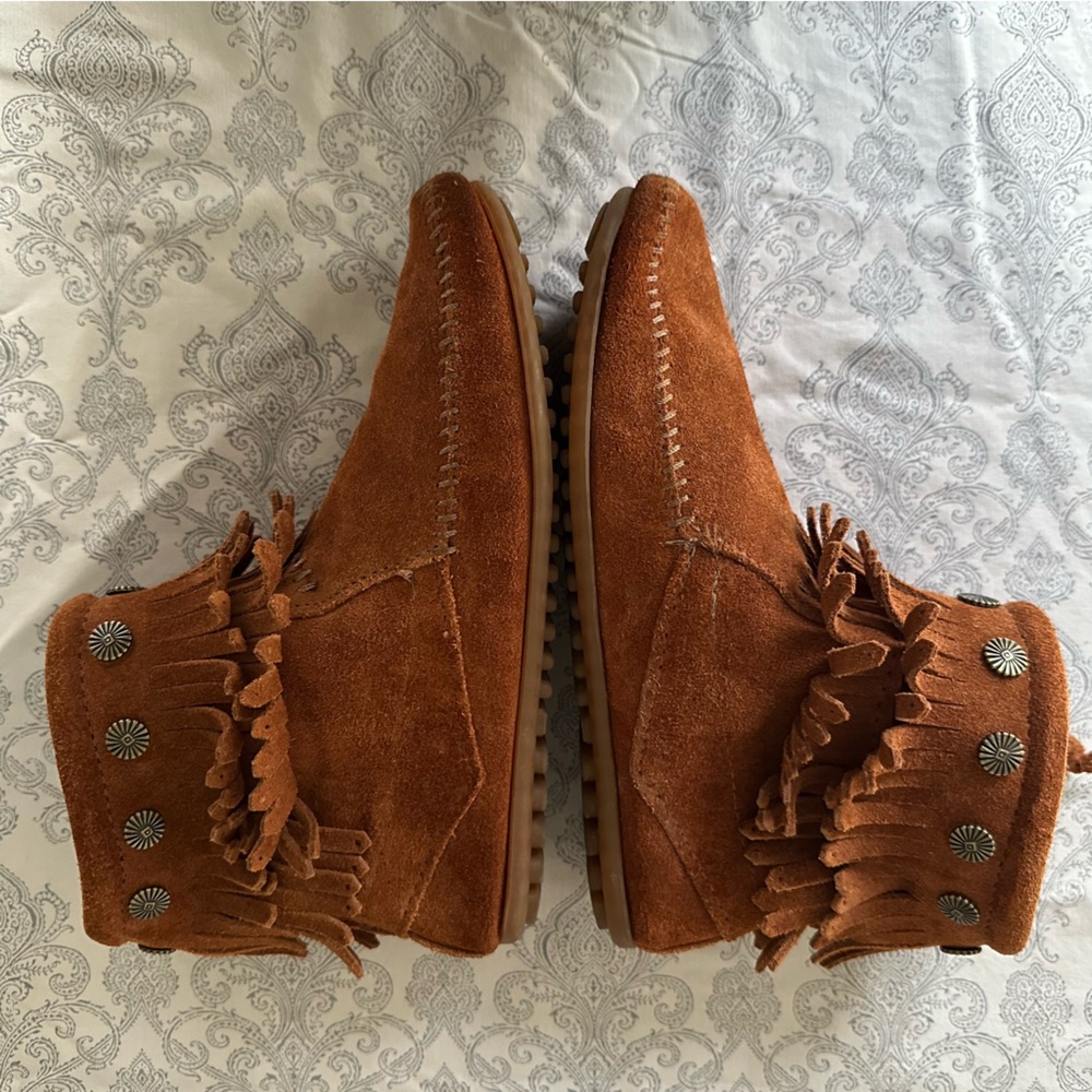 MINNETONKA Double Fringe Side Zip BOOTS Suede Shoes